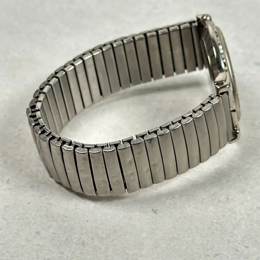 VTG Quemex Watch Mens 35mm Round Aztec Southwestern Silver Tone New Battery